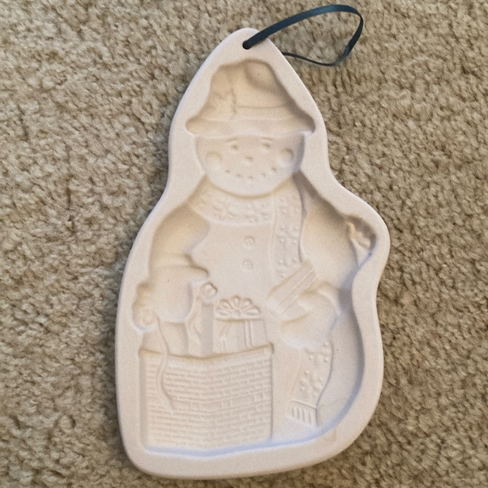 Longaberger Snow Friends Cookie Mold Set - Festive Multicolor - Picture 3 of 6